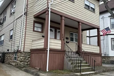 246 Shaw St