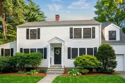 14 Fuller Brook Ave 1
