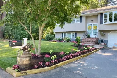 4 Conant Dr