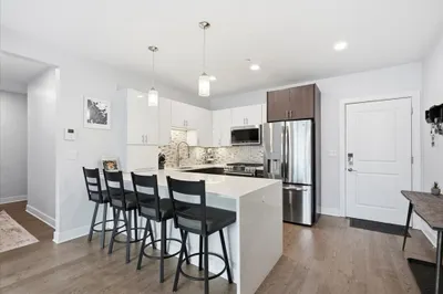 2 Cliveden St #403E 1