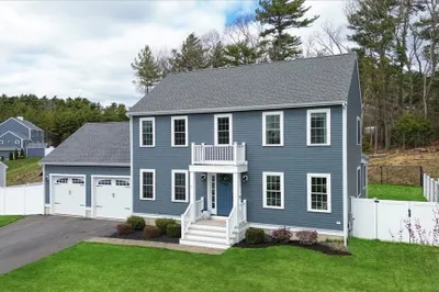 4 Barrows Brook Cir 1