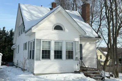 38 Sunset Rd 1