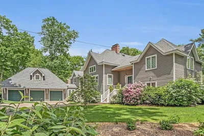 74 Park Ln