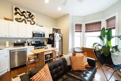 25 Fort Ave #2