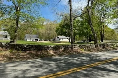 432 Weaver Hill Rd