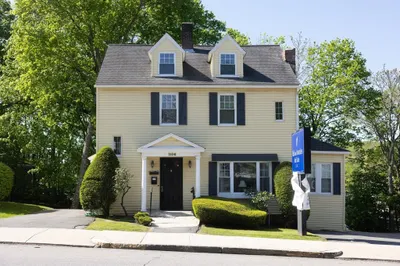 1106 Pleasant Street