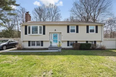 27 Ladyslipper Dr