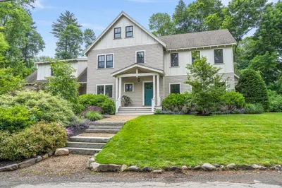 7 Bradlee Road 1