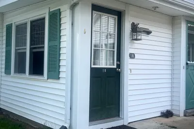 28 Fiskdale Rd. #1R