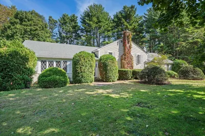 12 Colonel Mansfield Dr