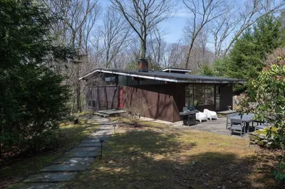 42 Peacock Farm Rd