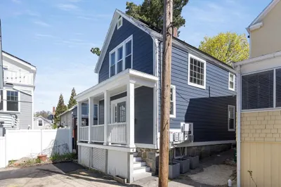 4 Franklin Court 1
