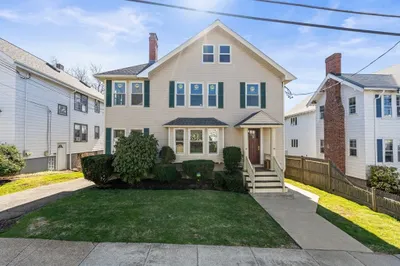 18-20 Holden Road #20 1