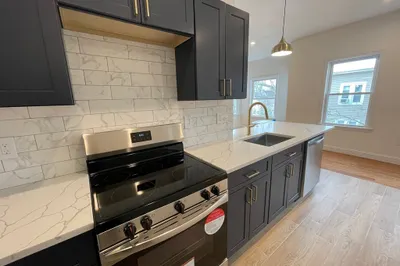 210 Whitman Ave #3W