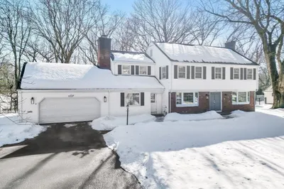59 Lawrence Dr 1