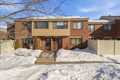 49 Elderwood Dr #49