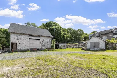 2 Deacon Farm Ln 1