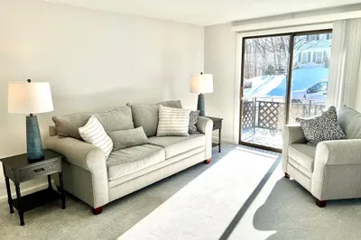 19 Maple St #10 1