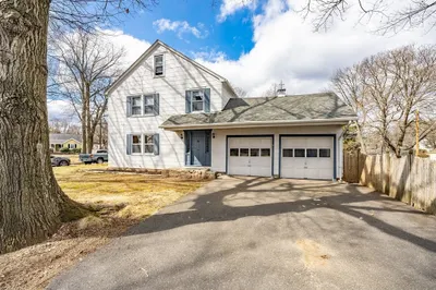 94 Holly St 1
