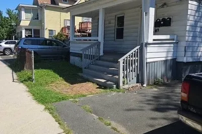 335 Oakland St 1