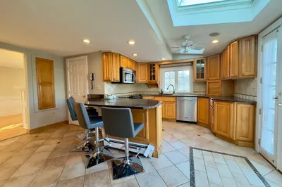 105 Brookside Rd 1