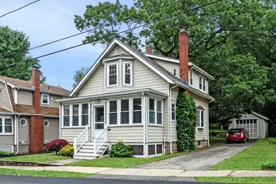33 Intervale Ave