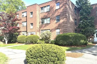 105 Nahant St #1 1