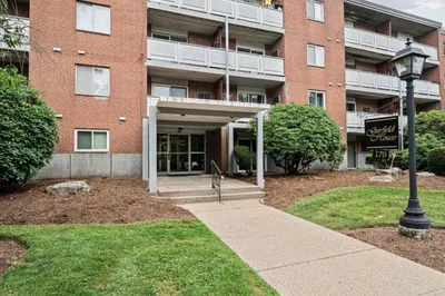 179 President Ln #3J 1