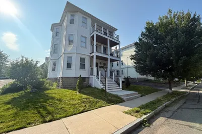 48 Oxford Ave #3