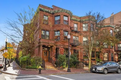 136 Saint Botolph St