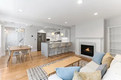 327-329 Hurley St #2 1