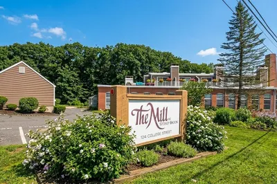 124 College St #20 1