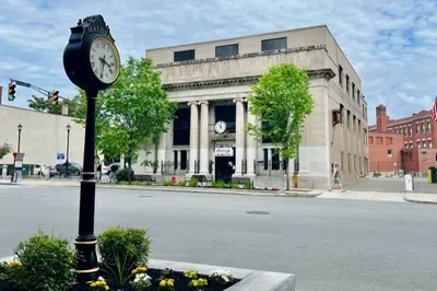 399 Main St 1
