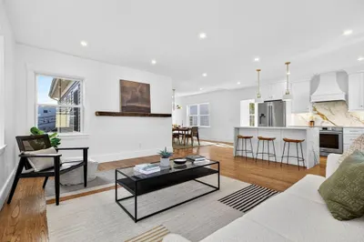 31 Houghton St #B