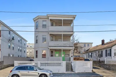 18 Waverly St 1