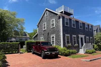 3 Dolphin Ct 1
