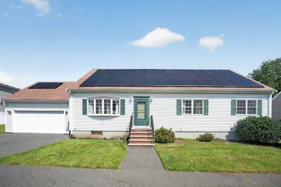 79 Emerald Dr 1