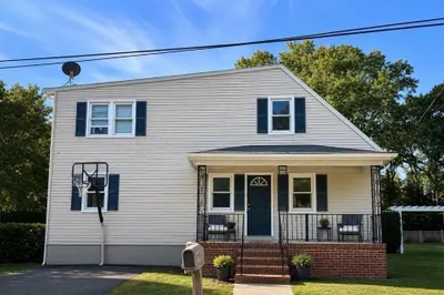 15 Hiram St 1