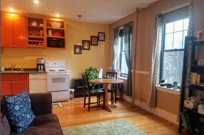 62 Queensberry #105