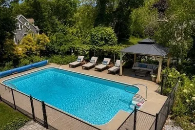 10 Old Colony Way 1