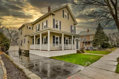 58 Chestnut St 1