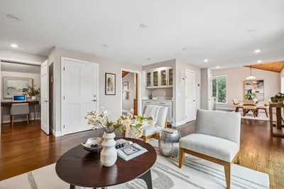 32 Farragut Ave #3 1