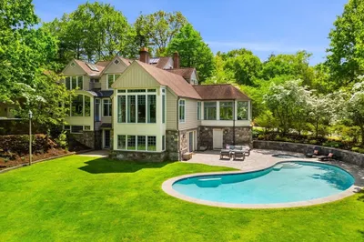87 Steele Lane