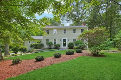 32 Thayer Farm Rd 1
