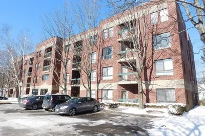 14 Heron St #204