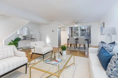 34 Hanson St #1
