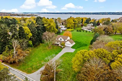487 Nanaquaket Rd 1