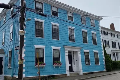 52 Washington St #9