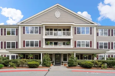 34 Meeting House Lane #301 1
