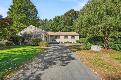 15 Fieldstone Drive 1